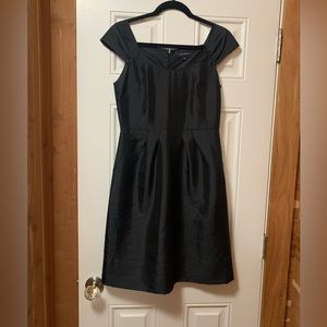 Banana Republic Size 2 Black Cocktail dress
